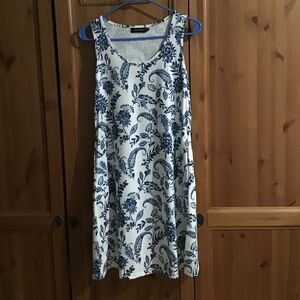 Luxveer Blue & White Paisley Dress with Pockets